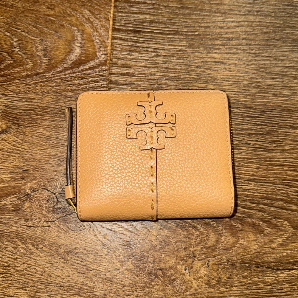 Tory Burch McGraw Bi-Fold Wallet - Picture 3 of 6